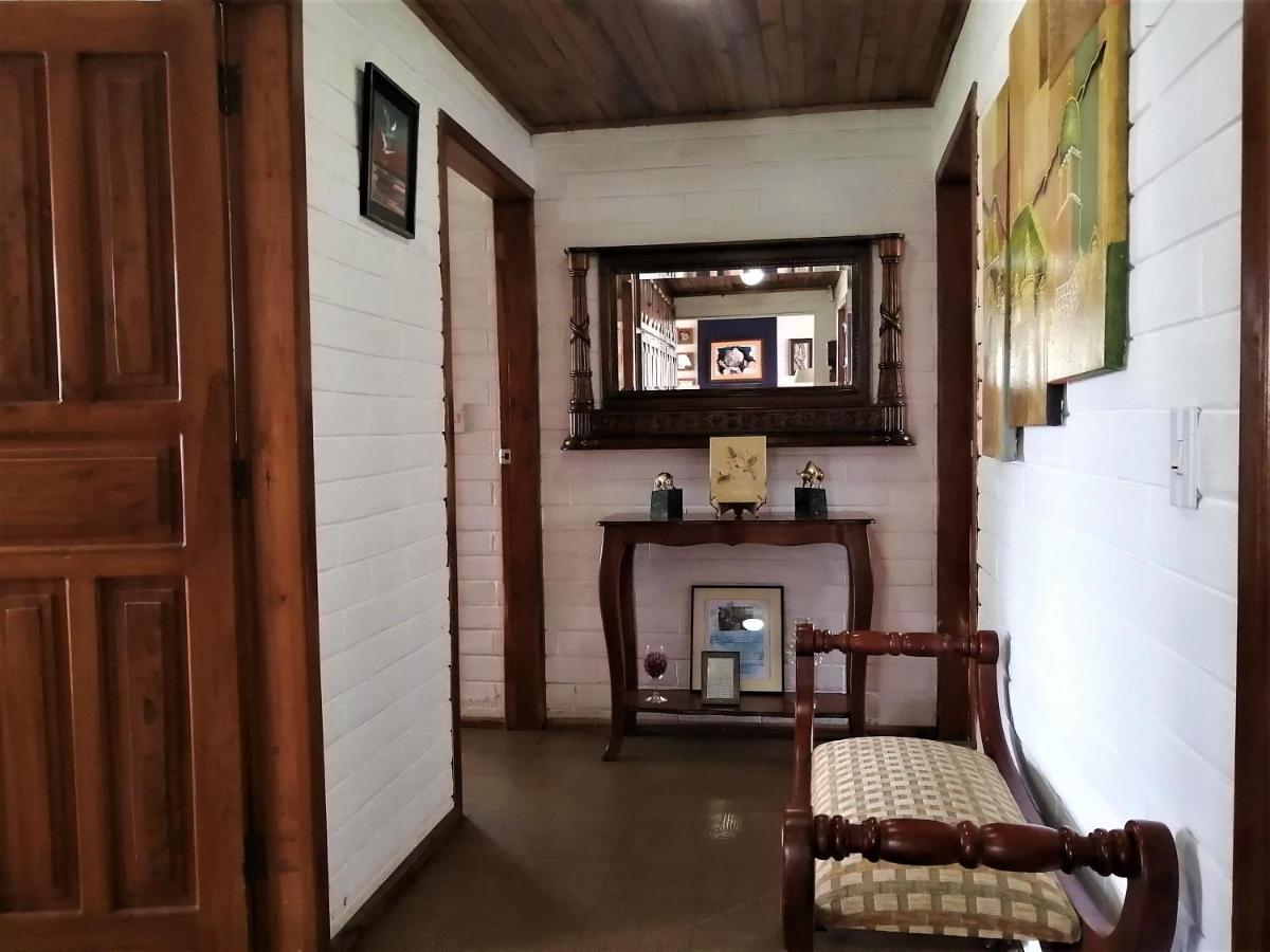 Chester'S B&B Табабела Екстериор снимка